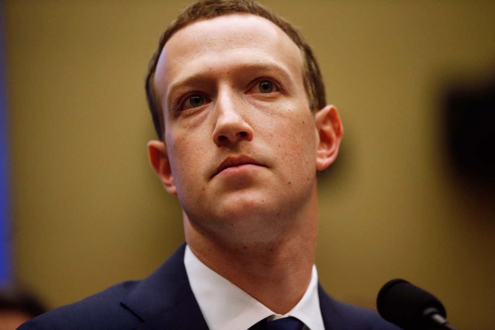 Zuckerberg diz que teve dados pessoais no Facebook explorados pela Cambridge Analytica
